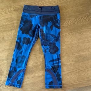 Lululemon size 4